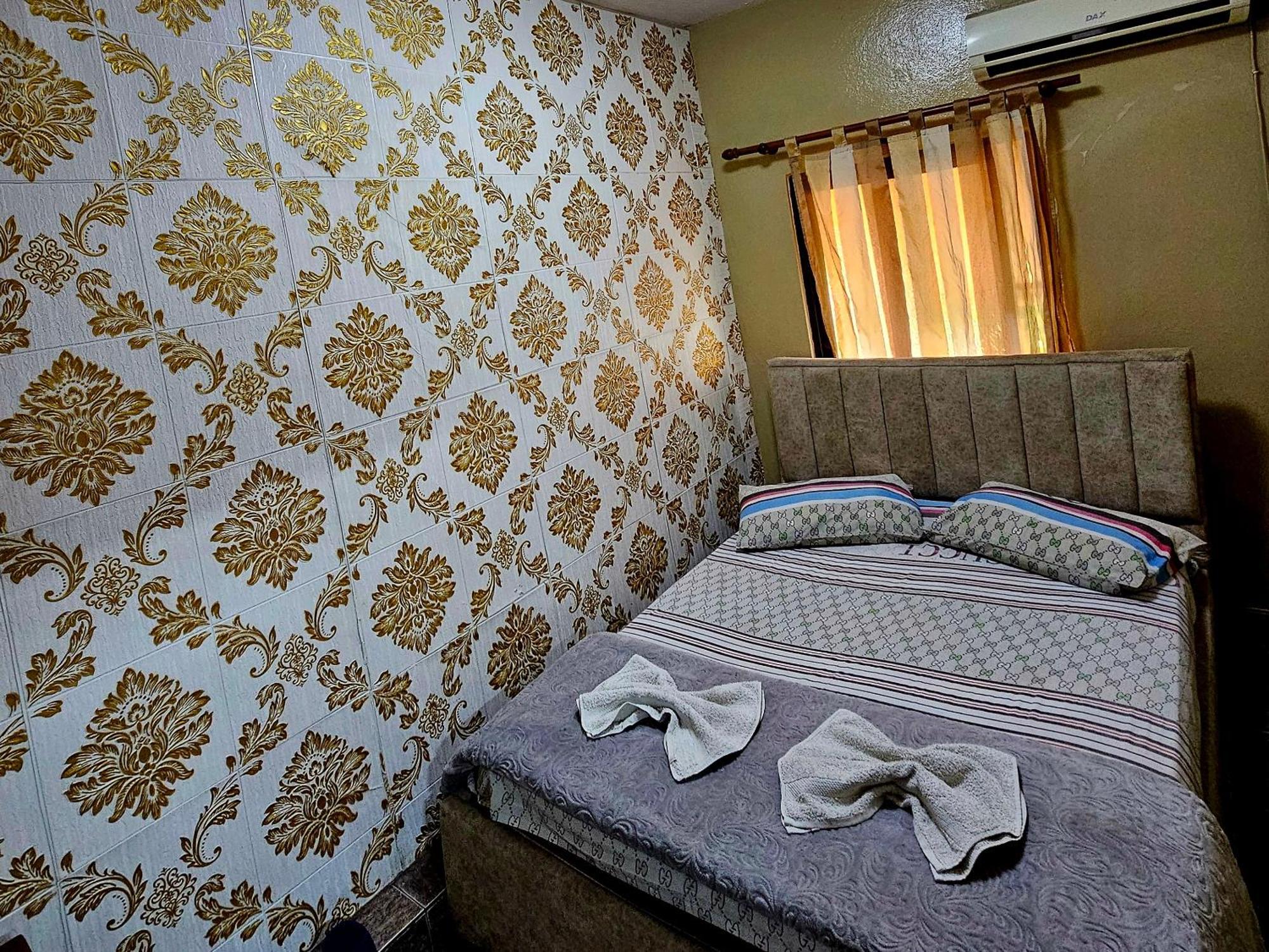 Dafina Hotel Tiranë Rom bilde